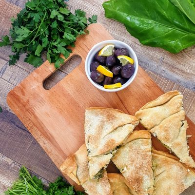 Lakror mit Spinat und Schafkäse