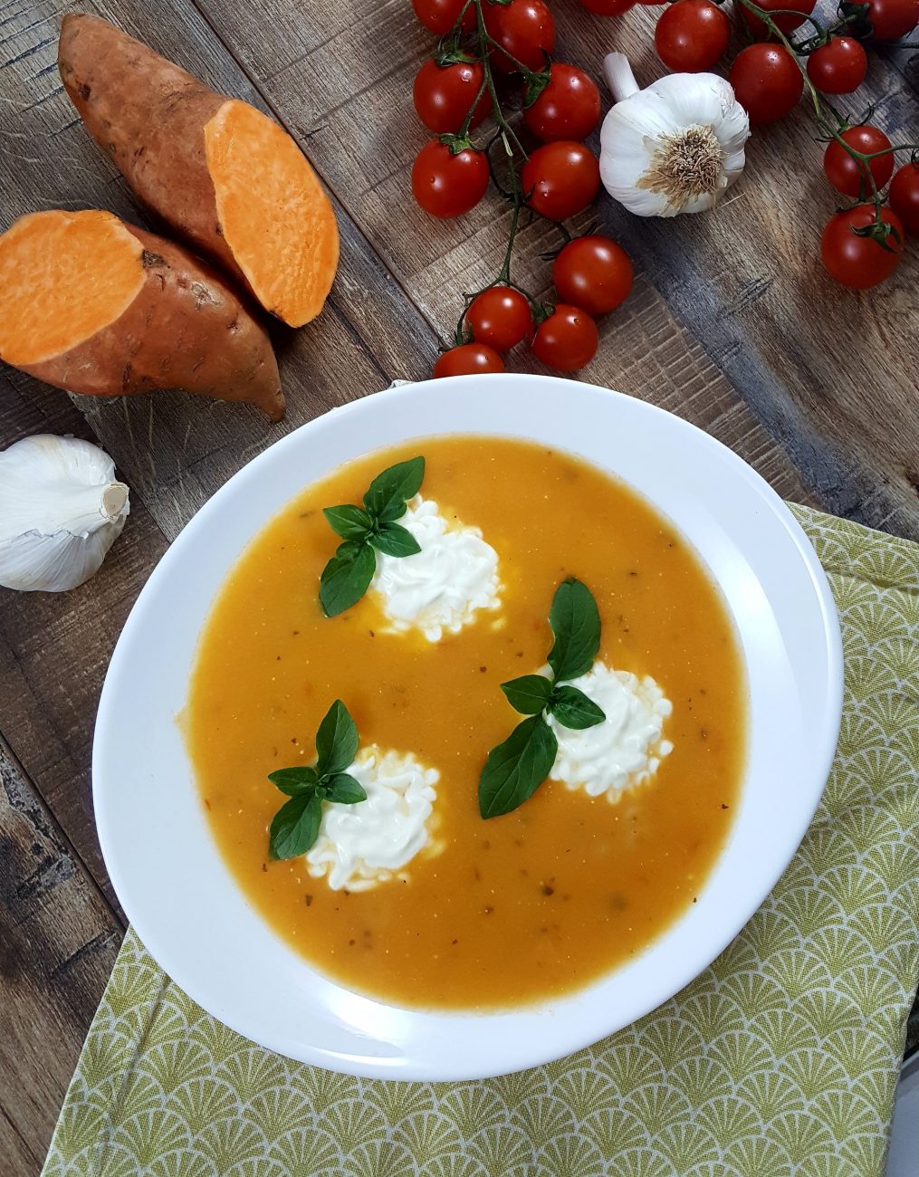 Tomaten-Süßkartoffel-Cremesuppe