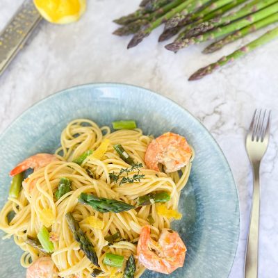 Spaghetti mit grünem Spargel und Garnelen