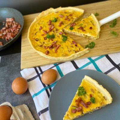 Klassische Quiche Lorraine mit Lauch und Speck